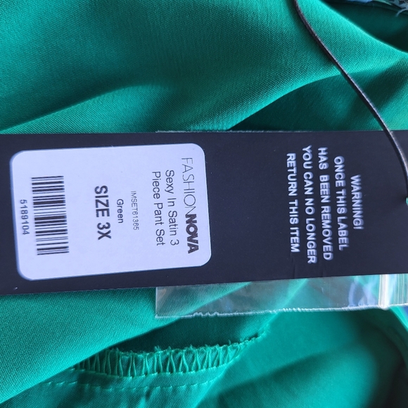 NWT Fashion Nova 3pc set - Picture 2 of 2